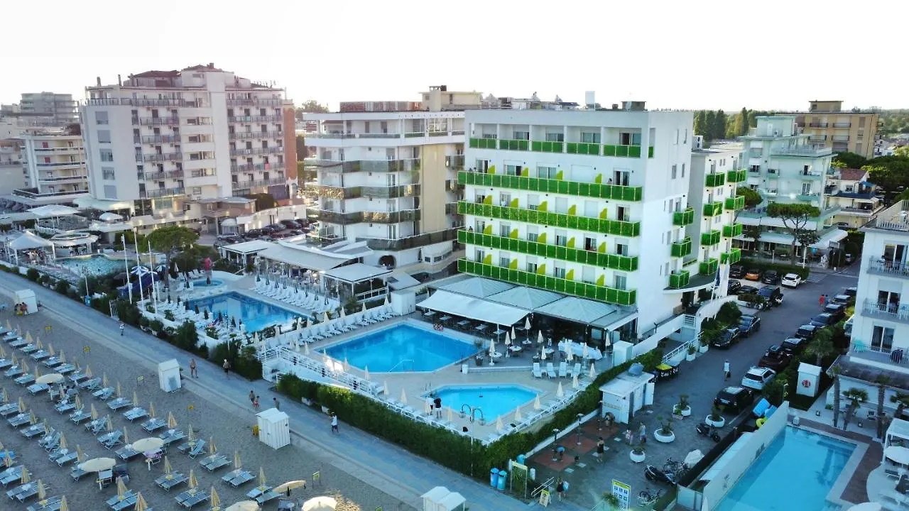 Hotel Bristol Lido di Jesolo 4*,  Italia