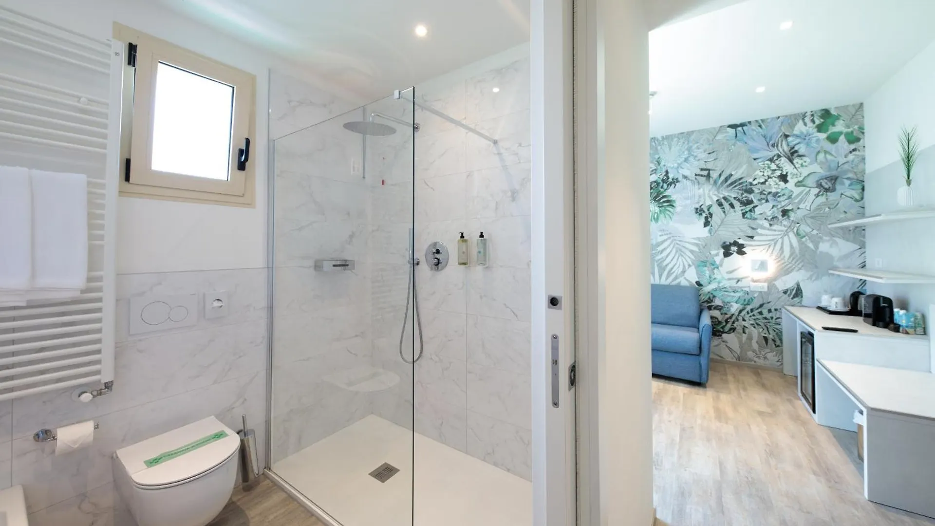 לידו די ג'סולו Hotel Bristol 4*, לידו די ג'סולו איטליה